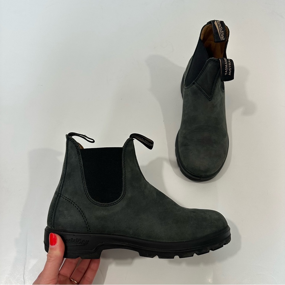 Blundstone 1604 Classic 550 Water Resistant Chelsea Pull On Boots